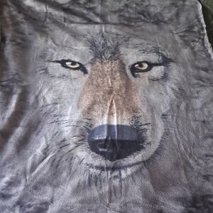 Wolf Face Plush Throw Blanket in Gray and Brown